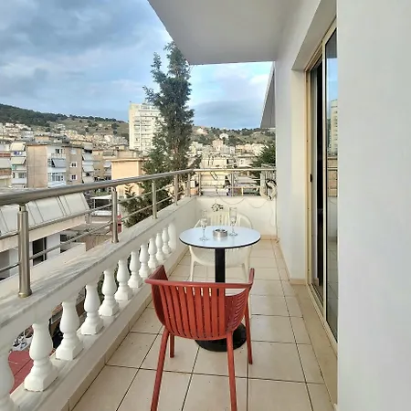 Promenade * Sarandë