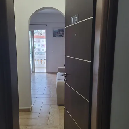 Promenade * Sarandë