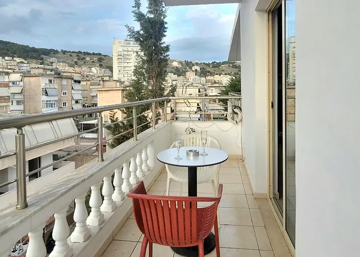 Promenade * Sarandë